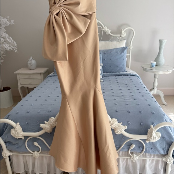 Badgley Mischka Strapless Champagne Mermaid Gown - Picture 13 of 15